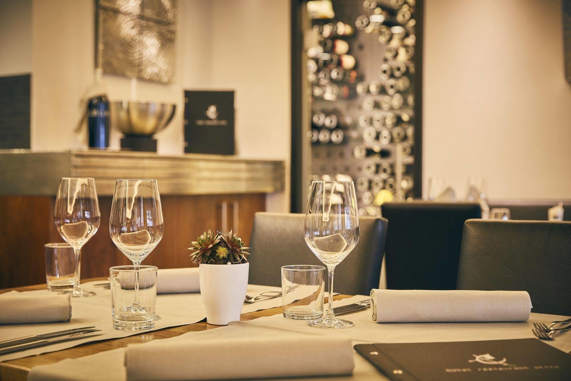 Elite Hotell Visp Eksteriør bilde