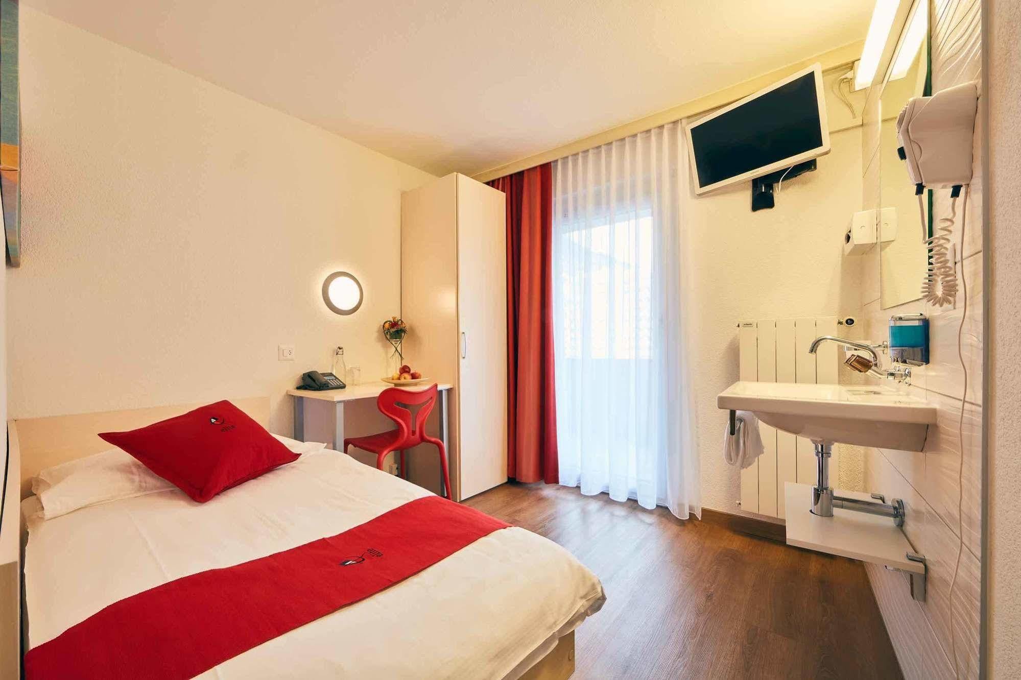 Elite Hotell Visp Eksteriør bilde