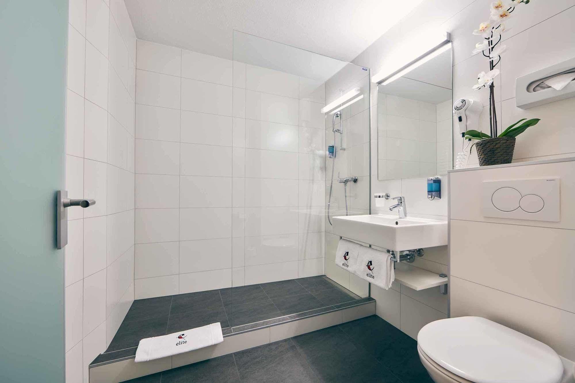 Elite Hotell Visp Eksteriør bilde